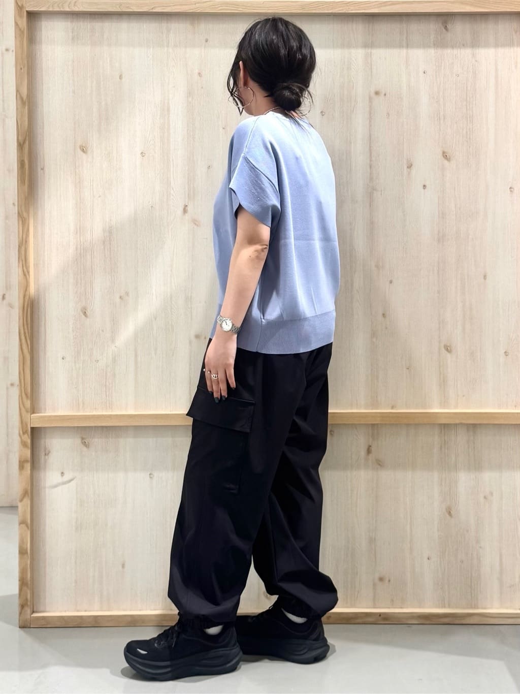 nanaさんの「THE SHOP TK｜さらさらフレアスリーブサマーニット【毛玉になりにくい/UV/洗濯機OK】」を使ったコーディネート