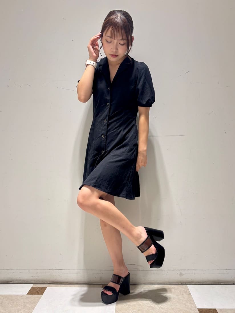 せらら⭐️さんの「ESPERANZA｜【ラク盛り／サンダル】リピーター続出／脚長美脚　ミュールサンダル」を使ったコーディネート