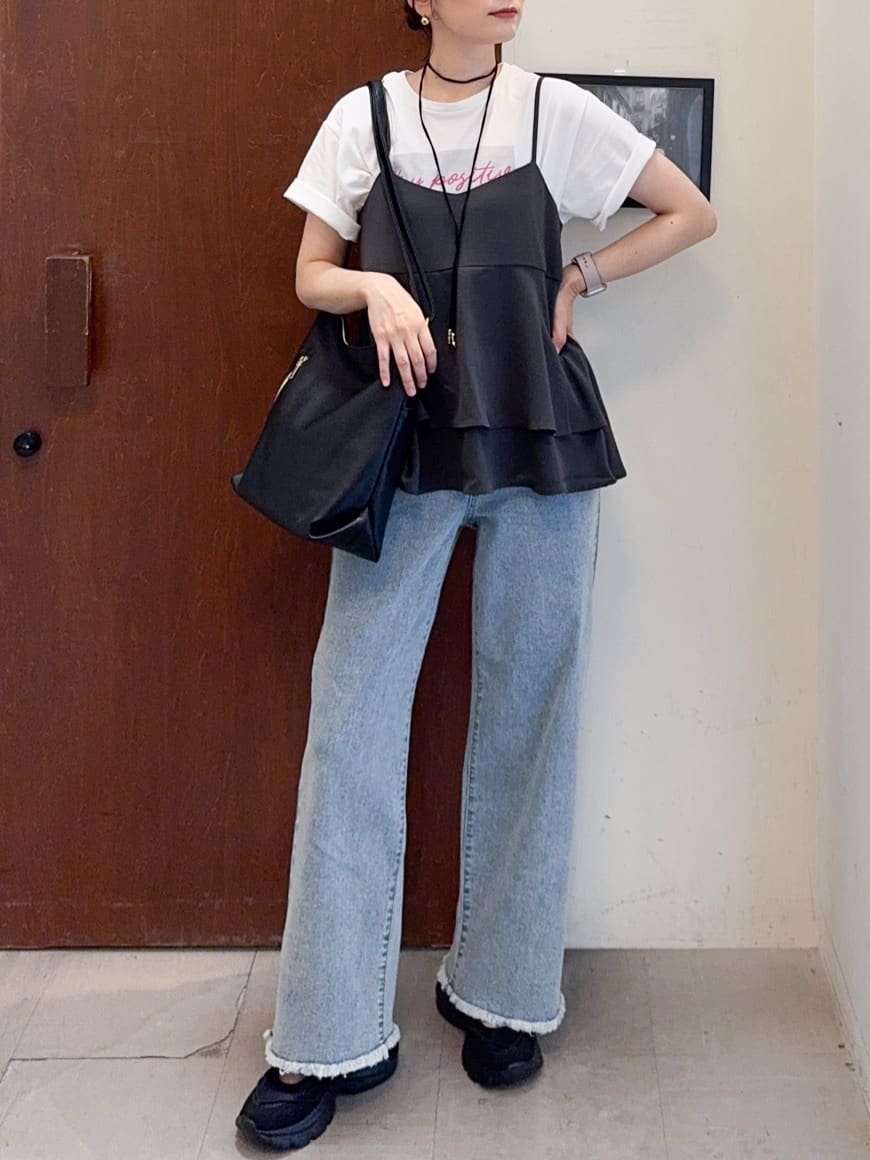 𝐇𝐢𝐫𝐨𝐦𝐢さんの「SHOO･LA･RUE｜【S-LL/セットアップ可/ひんやり】女性らしさ溢れる ティアードキャミソール」を使ったコーディネート