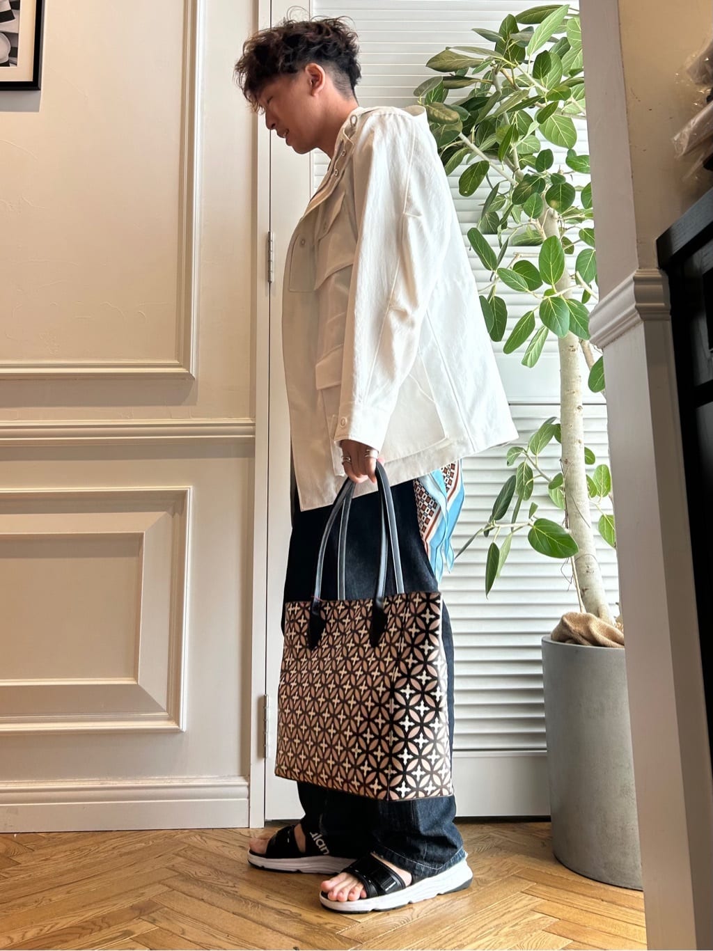 須田　慎二郎さんの「DRESSTERIOR｜」を使ったコーディネート
