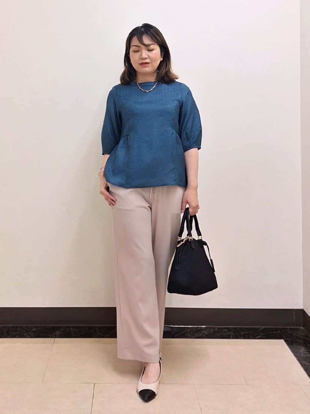 S.xuliさんの「Reflect｜【すっきり見え！長め丈】ペプラムデザインシアーブラウス」を使ったコーディネート