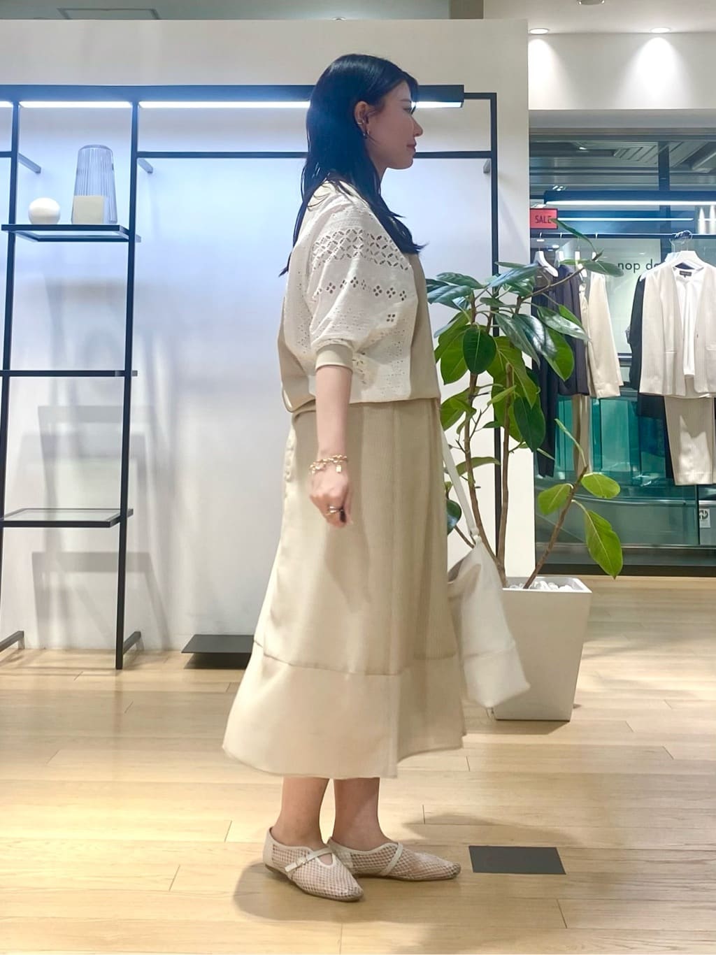 misakiさんの「INDIVI｜【洗える／前後2WAY】インナータンクトップ」を使ったコーディネート