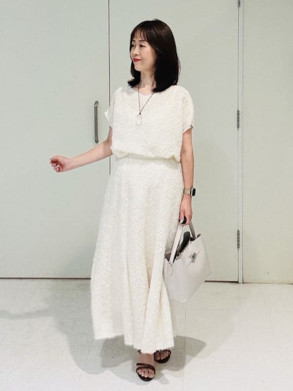 makiさんの「UNTITLED｜【セットアップ可/洗える】フェザーフレンチスリーブブラウス」を使ったコーディネート