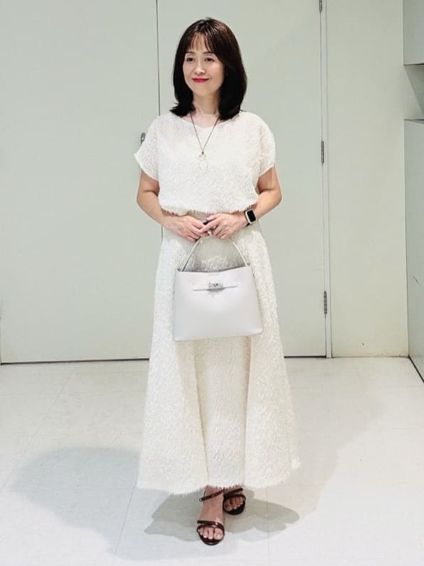 makiさんの「UNTITLED｜【セットアップ可/洗える】フェザーフレンチスリーブブラウス」を使ったコーディネート