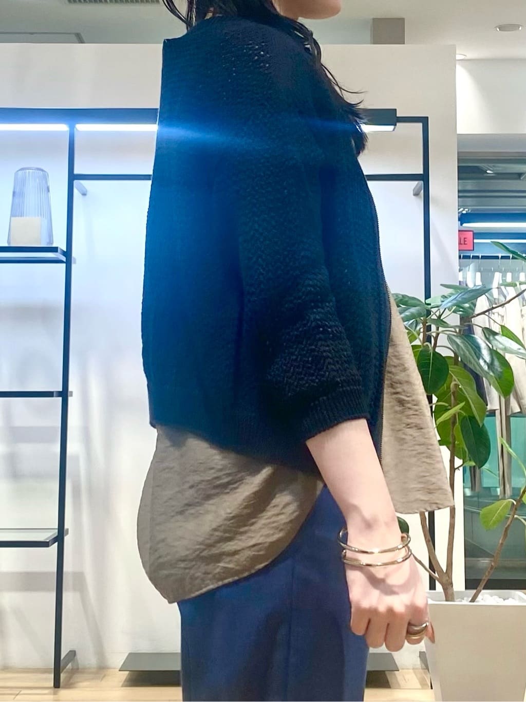 misakiさんの「INDIVI｜【デニムライク】マリンボタン リネン混ワイドパンツ」を使ったコーディネート