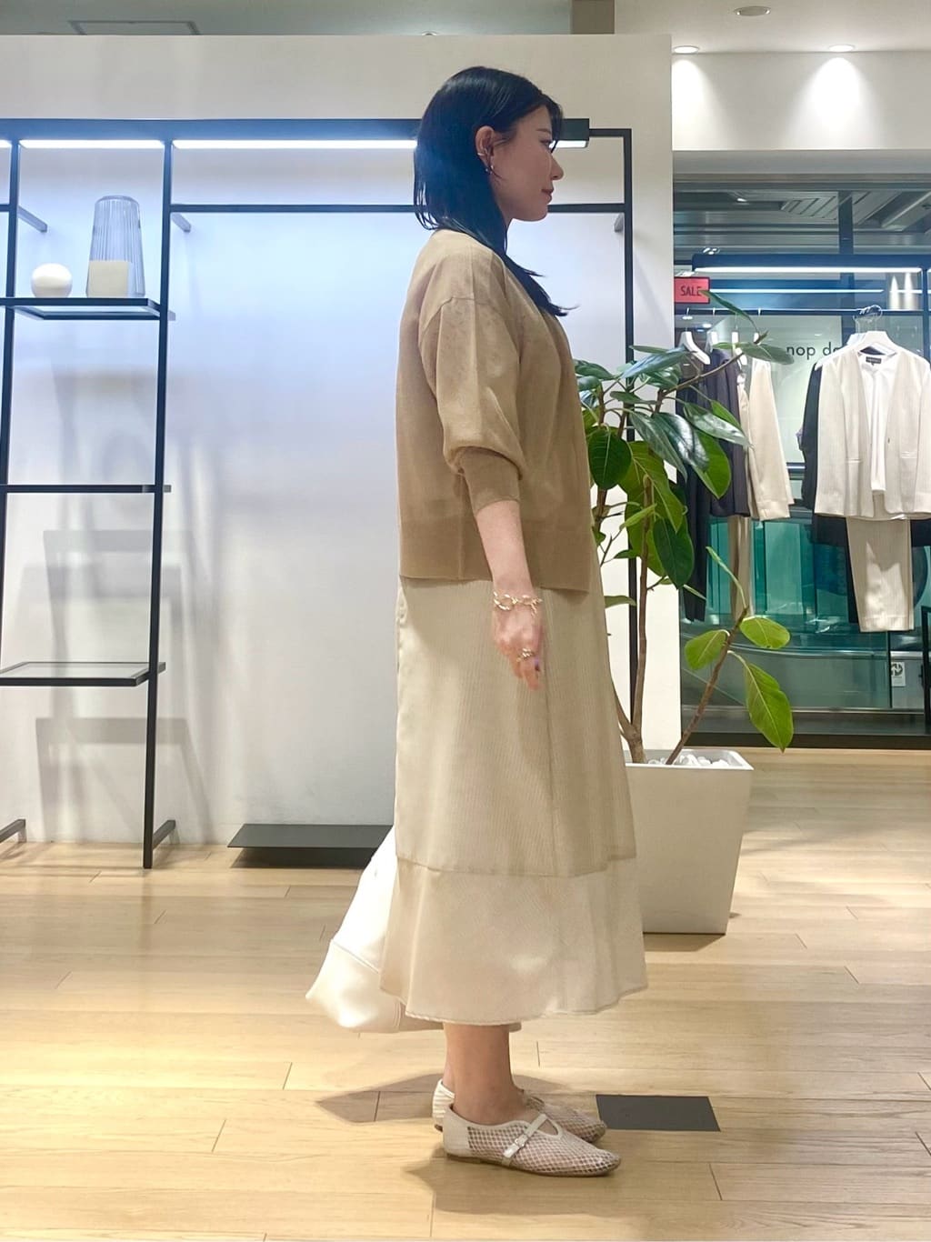 misakiさんの「INDIVI｜【洗える／前後2WAY】インナータンクトップ」を使ったコーディネート