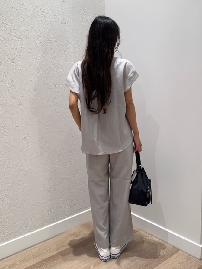 NOZOMIさんの「Dessin｜【2点セット/ウエストゴム/洗える】スキッパ―シャツ＆ストレートパンツセット」を使ったコーディネート