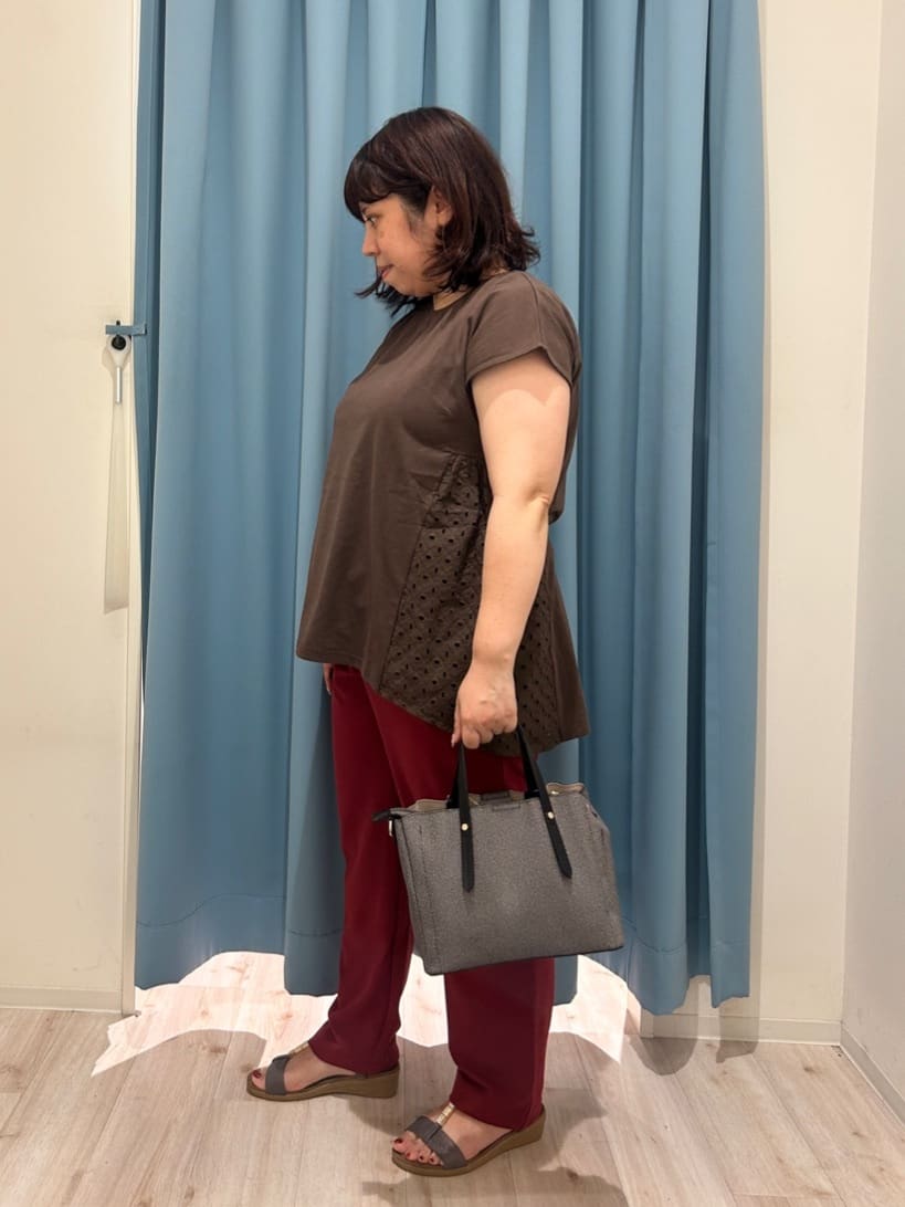 くーさんの「SHOO･LA･RUE｜【S-LL/体型カバー】インせずサマ見え レースドッキングトップス」を使ったコーディネート