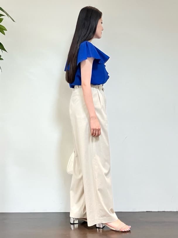 カレンさんの「UNTITLED｜【きれいめ/洗える/フリル】ラッフルシアーブラウス」を使ったコーディネート