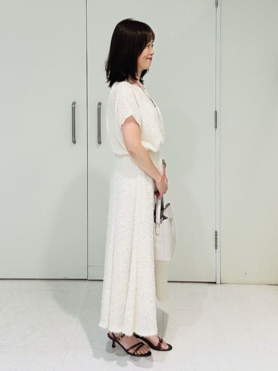 makiさんの「UNTITLED｜【セットアップ可/洗える】フェザーフレンチスリーブブラウス」を使ったコーディネート