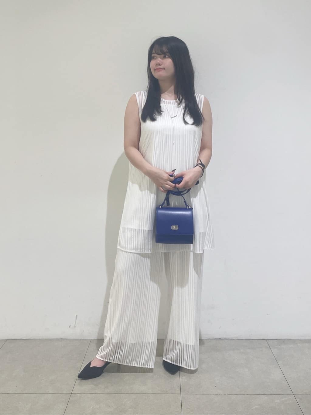 emikaさんの「INDIVI｜【洗える／セットアップ可能】ラッセルチュニック」を使ったコーディネート