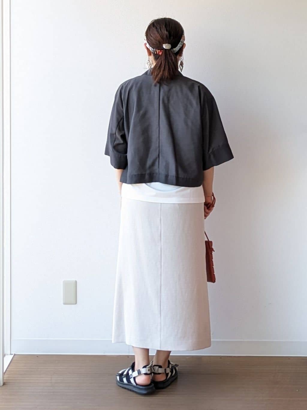なみきさんの「UNTITLED｜【前開き/洗える】ショート丈シアーシャツ」を使ったコーディネート
