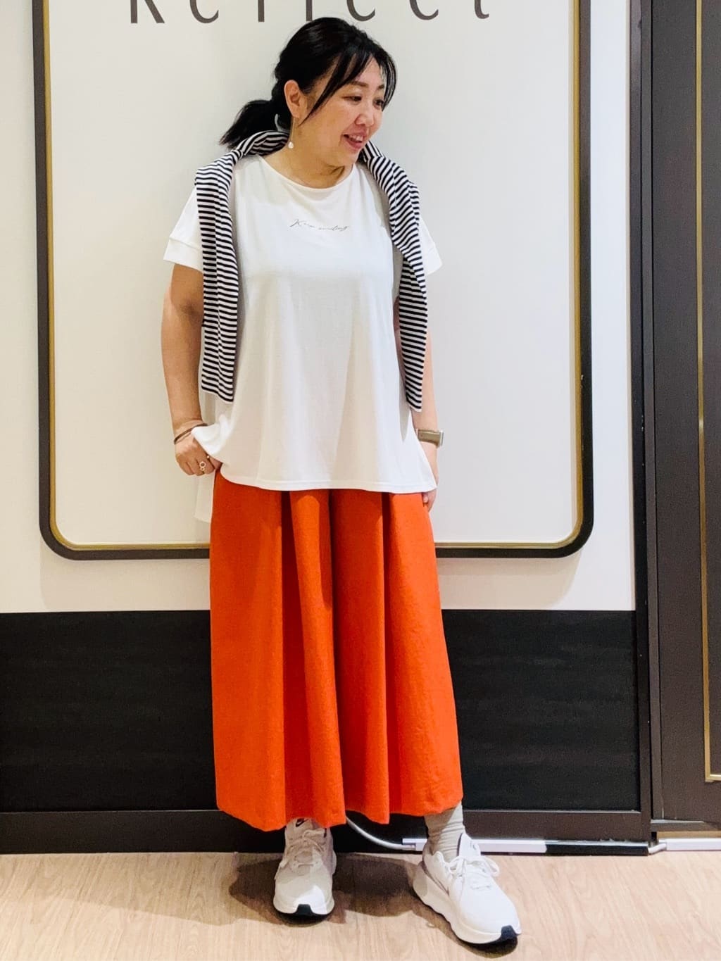 かまちゃんさんの「Reflect｜◆【E‐QUALITY】チュニック丈ロゴTシャツ」を使ったコーディネート