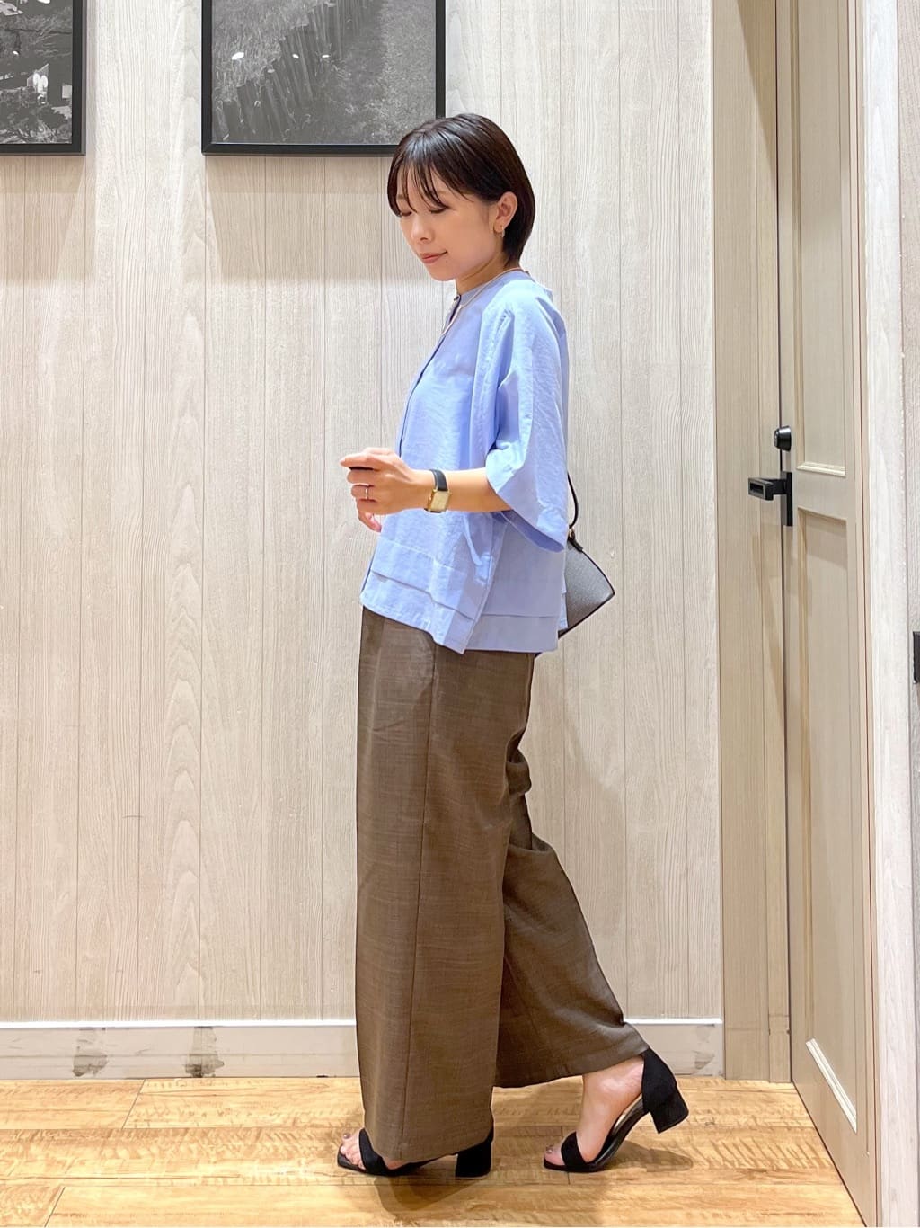shirayuuuさんの「SHOO･LA･RUE｜【洗濯後しわになりにくい/UV/吸水速乾】大人きれいな バンドカラーシャツ」を使ったコーディネート