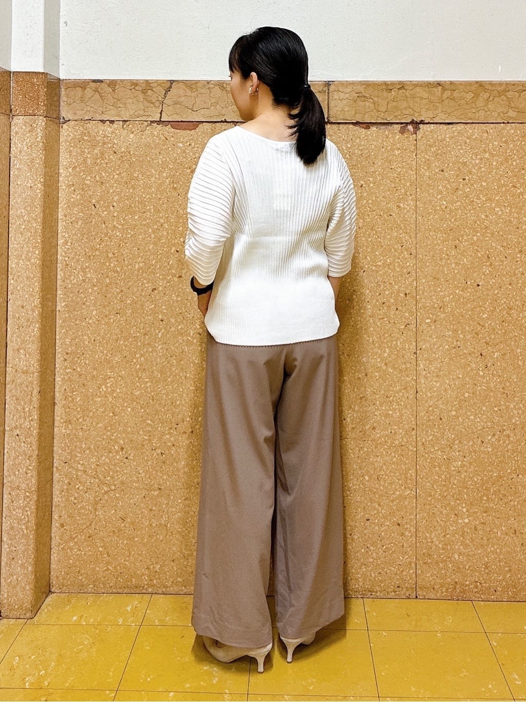 hattoriさんの「INDIVI｜【UVケア／SETUP可能】エアリージョーゼット ワイドパンツ」を使ったコーディネート