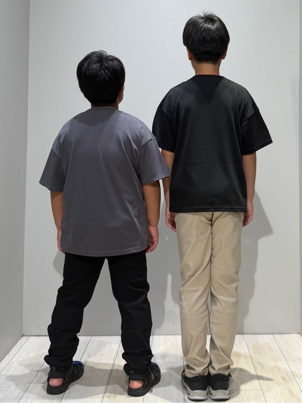 kuboさんの「THE SHOP TK｜【110-160】ジュラシック・パークT」を使ったコーディネート