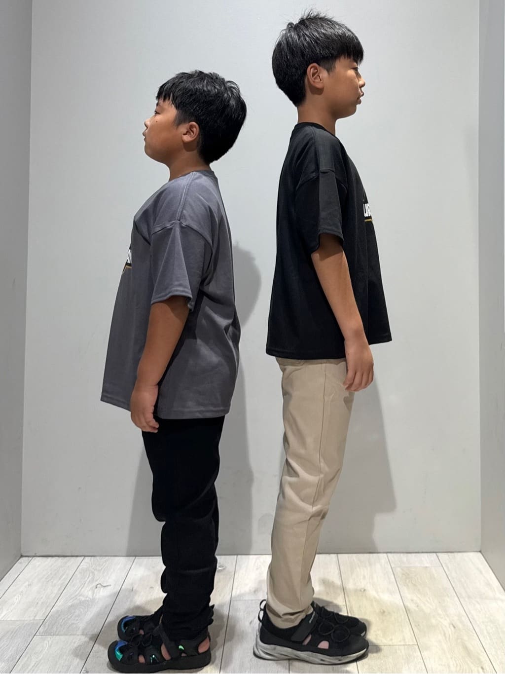 kuboさんの「THE SHOP TK｜【110-160】ジュラシック・パークT」を使ったコーディネート