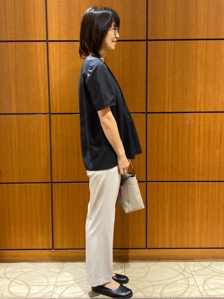 Eikoさんの「Reflect｜【すっきり見え！長め丈】ピンタックデザインチュニックブラウス」を使ったコーディネート