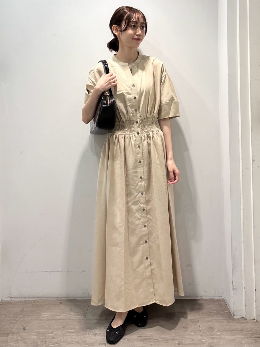 ぶまりんさんの「OPAQUE.CLIP｜リネンライクスキッパーフィット＆フレアワンピース【洗濯機洗い可】」を使ったコーディネート