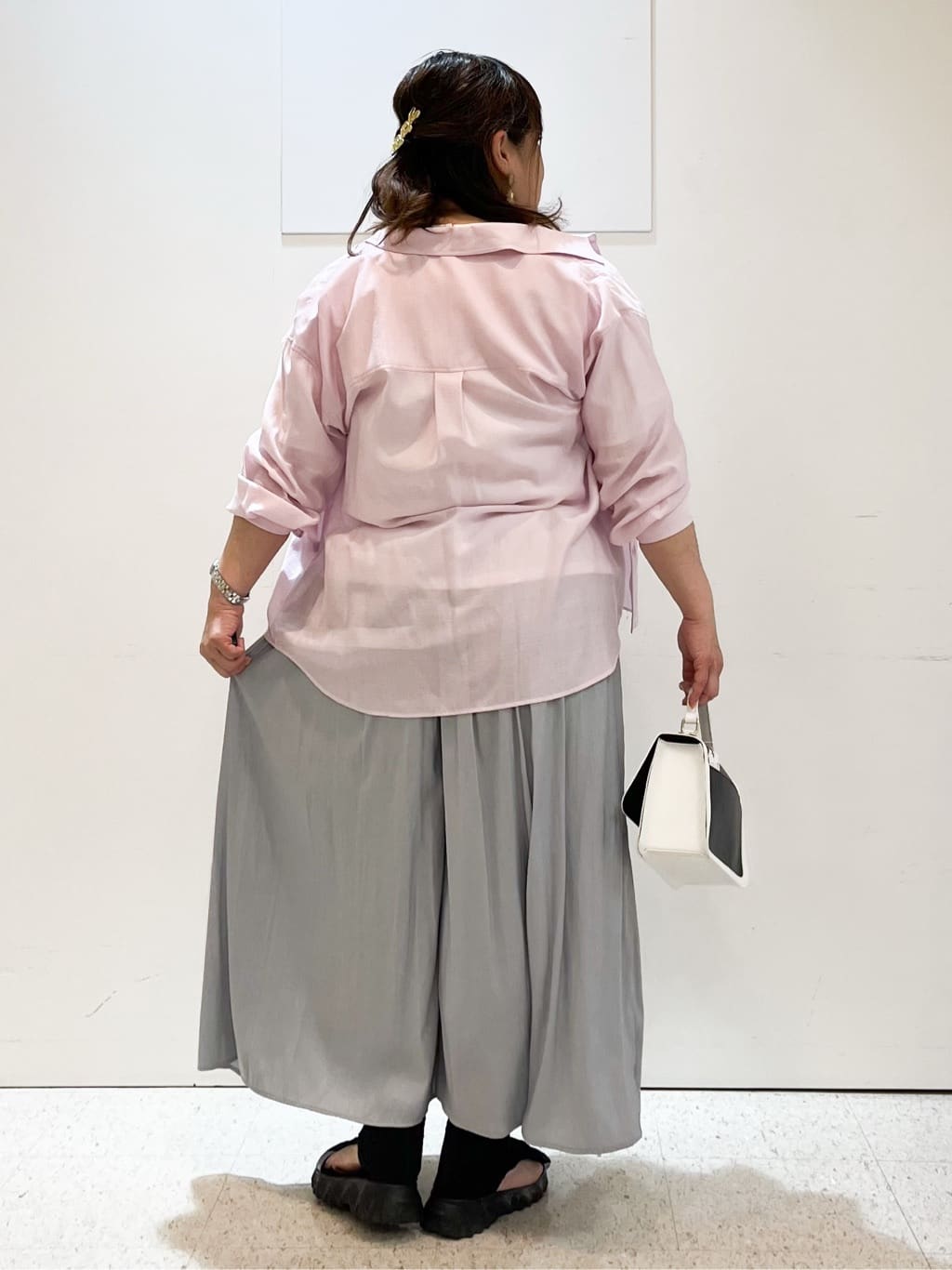 kimmyさんの「Reflect｜【ウエストゴム仕様／長く着られる◎】スカーチョパンツ」を使ったコーディネート