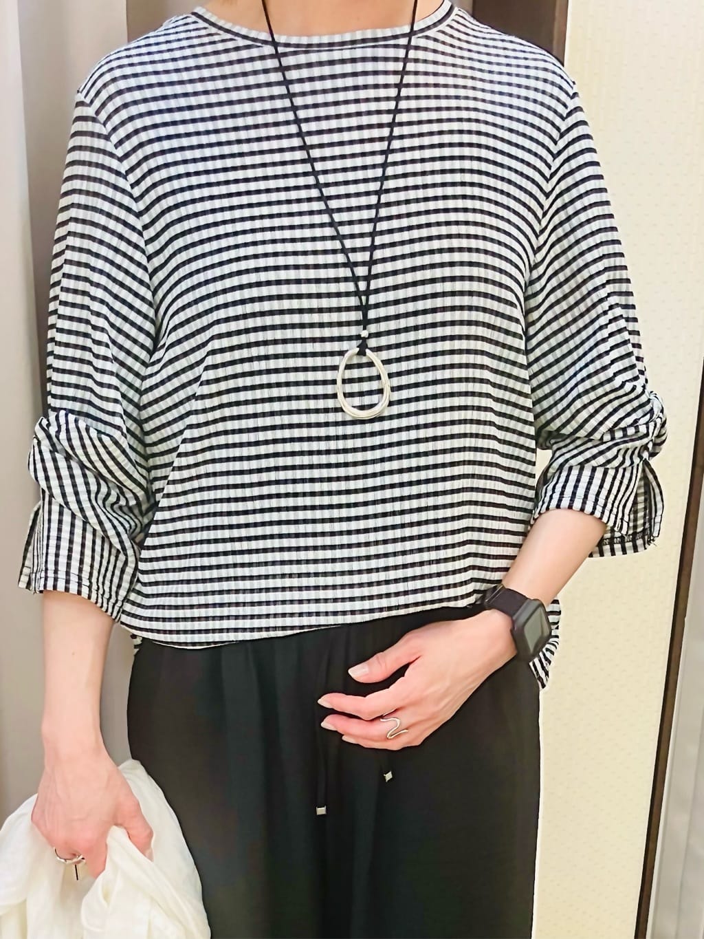 YUKIさんの「INDIVI｜【洗える／UVケア／SETUP可能】ドロストワイドパンツ」を使ったコーディネート