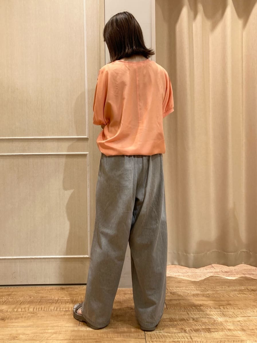 hashiさんの「SHOO･LA･RUE｜【ひんやり/洗濯後しわになりにくい】リブ切り替えドルマンブラウス」を使ったコーディネート