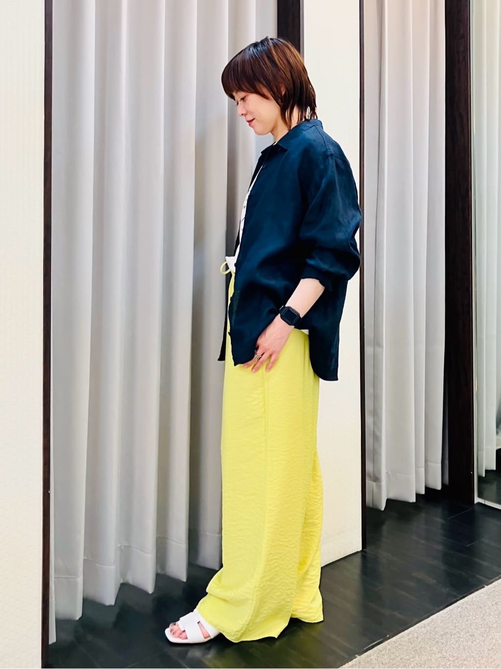 YUKIさんの「INDIVI｜【洗える／UVケア／SETUP可能】ドロストワイドパンツ」を使ったコーディネート