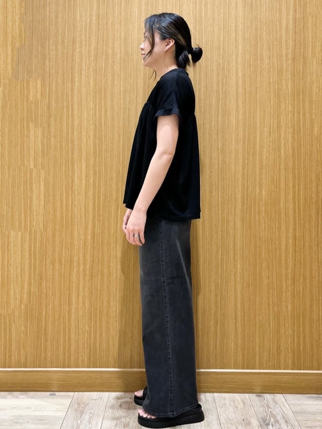 aさんの「OPAQUE.CLIP｜スキッパーフレアカットソー【接触冷感／洗濯機洗い可】」を使ったコーディネート