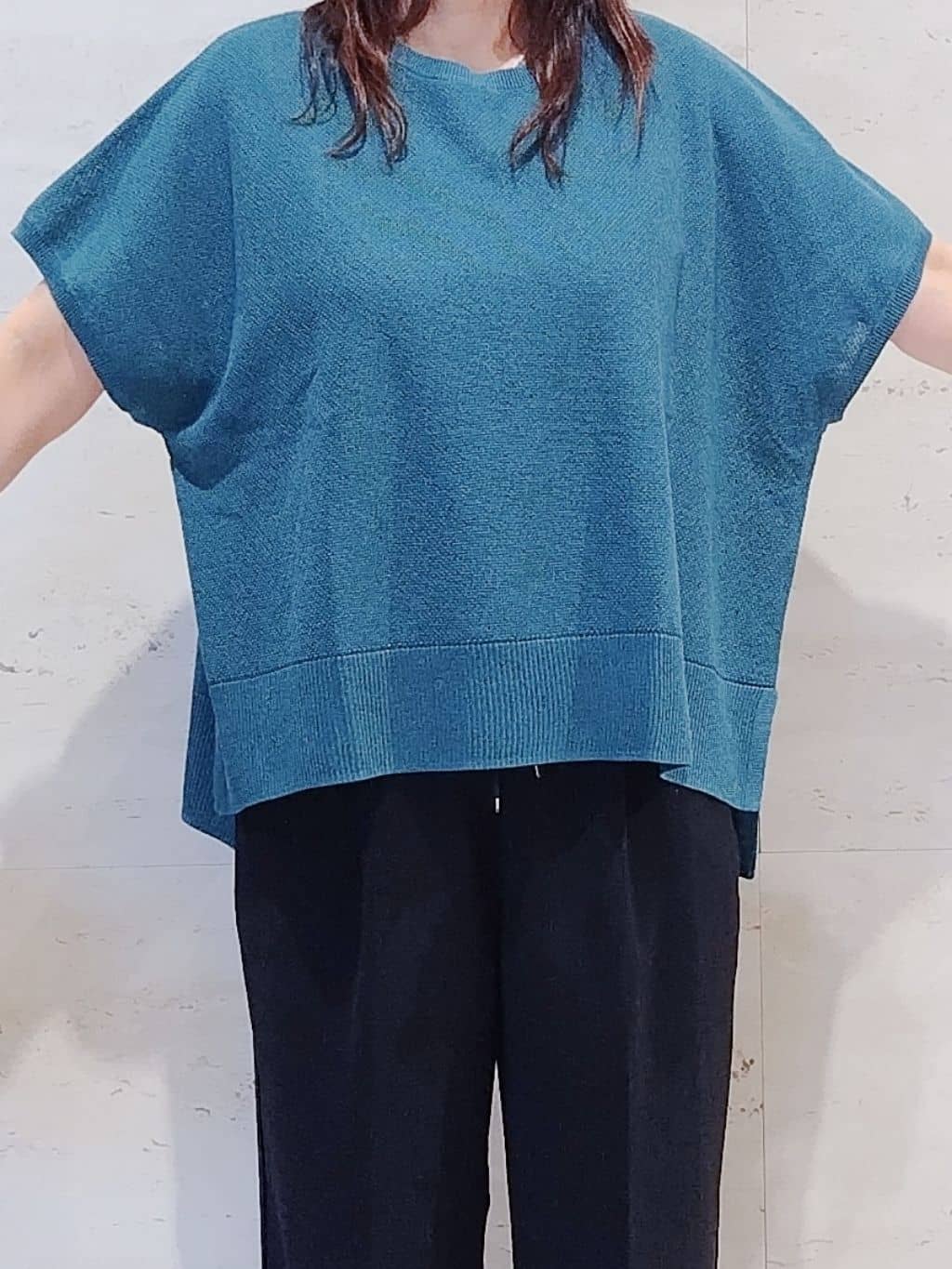 よしみさんの「OPAQUE.CLIP｜《5色展開／S-LLサイズ》リラクシーメッシュニット【洗濯機洗い可】」を使ったコーディネート