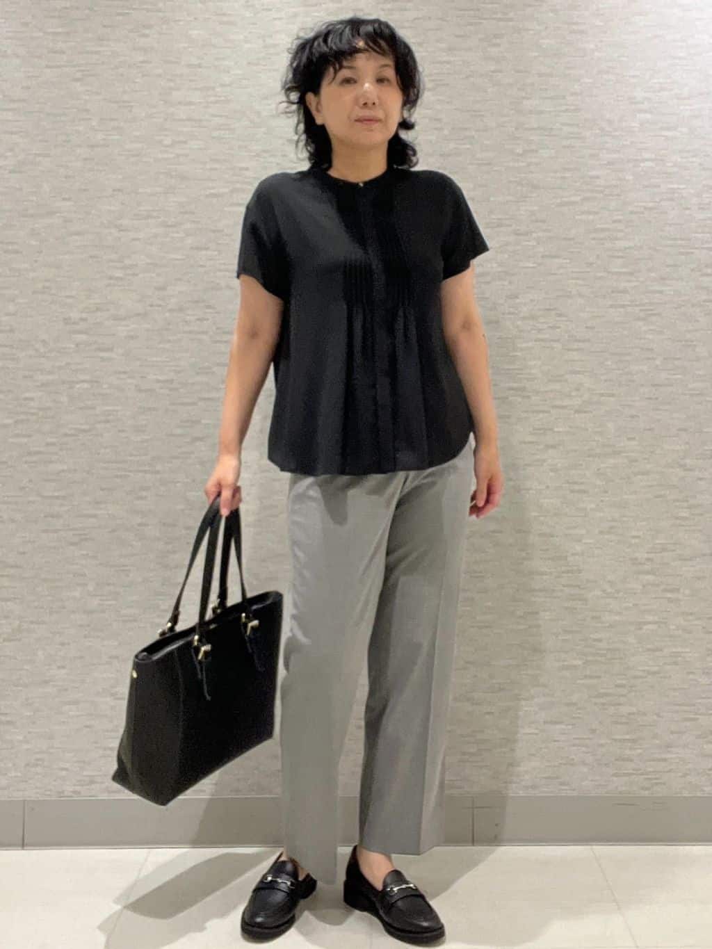 KOJIMAさんの「Reflect｜【洗える／セットアップ可】ストレートラインパンツ」を使ったコーディネート