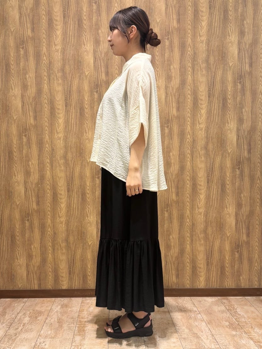 Haruさんの「SHOO･LA･RUE｜ゆるっと感がこなれ見え ワッシャーシアー半袖シャツ」を使ったコーディネート