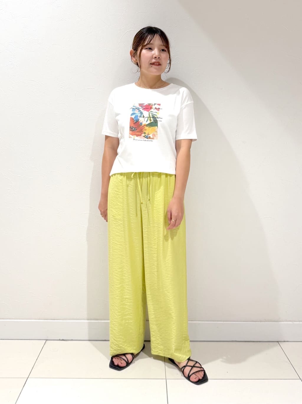 YUUKIさんの「INDIVI｜【洗える／UVケア／SETUP可能】ドロストワイドパンツ」を使ったコーディネート