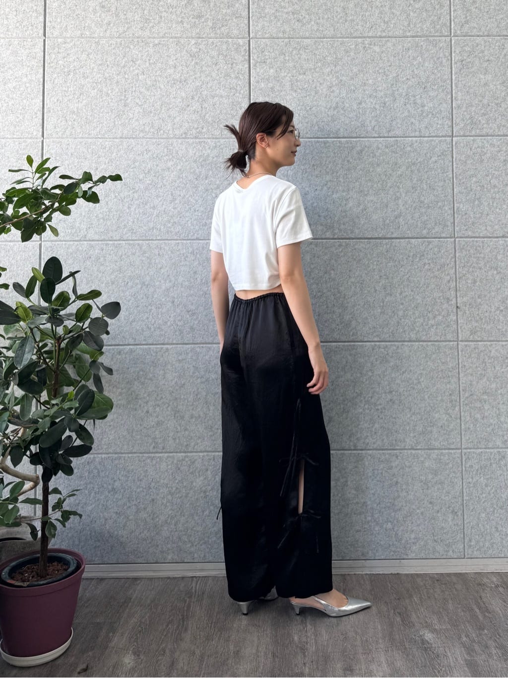uchi__yamaさんの「CODE A｜drawstring crop tee」を使ったコーディネート