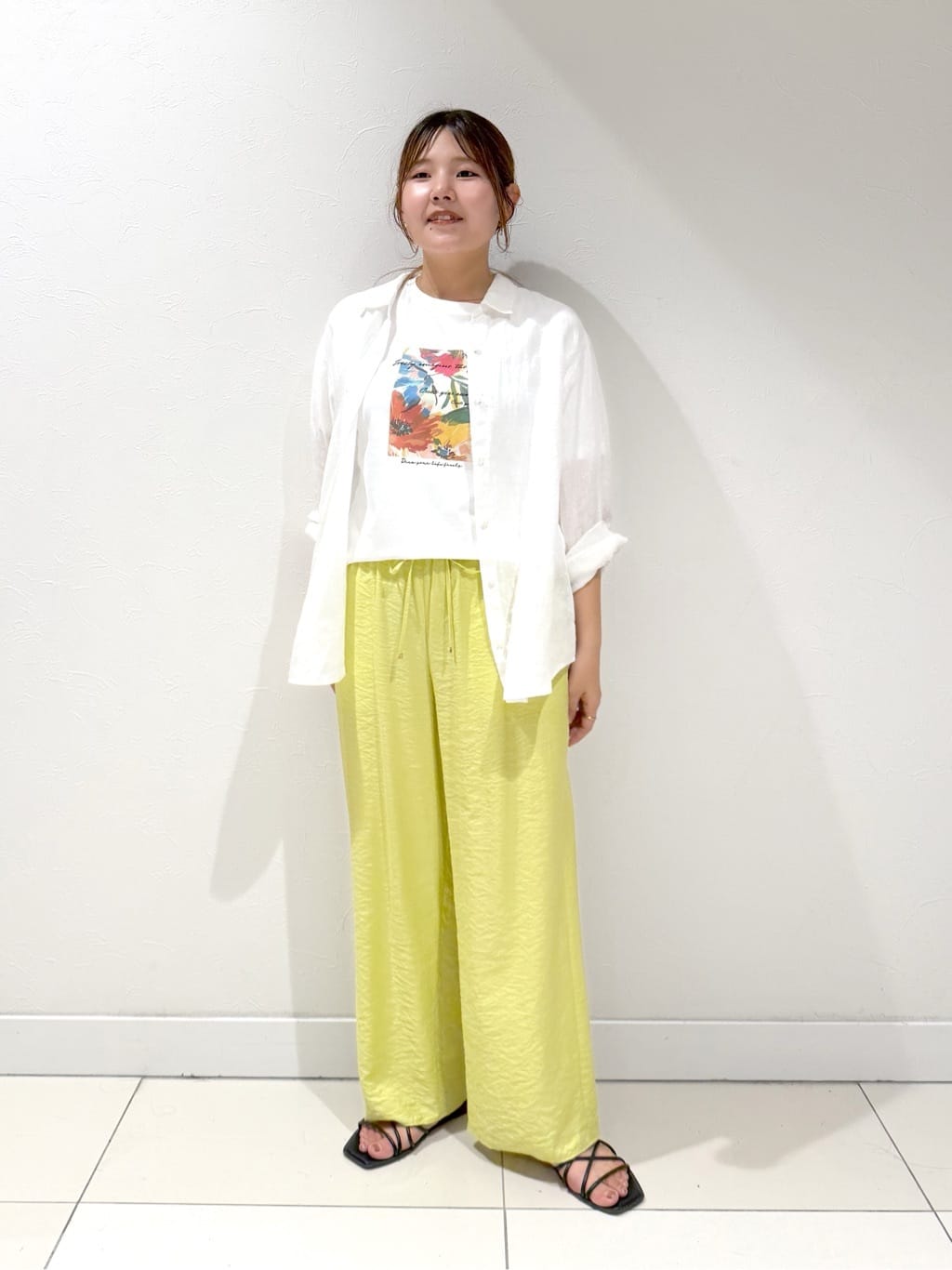 YUUKIさんの「INDIVI｜【洗える／UVケア／SETUP可能】ドロストワイドパンツ」を使ったコーディネート