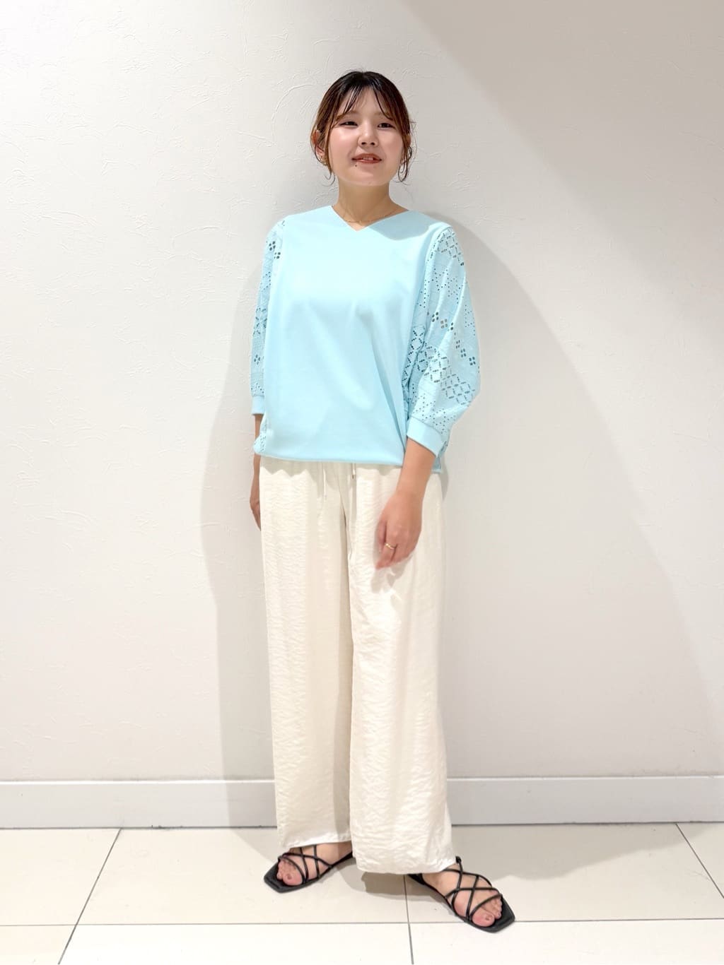 YUUKIさんの「INDIVI｜【洗える／UVケア／SETUP可能】ドロストワイドパンツ」を使ったコーディネート