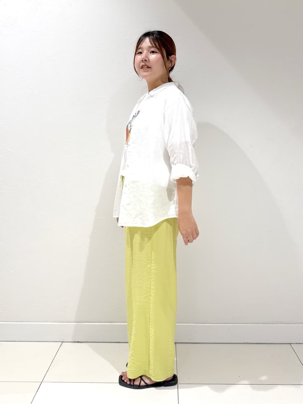 YUUKIさんの「INDIVI｜【洗える／UVケア／SETUP可能】ドロストワイドパンツ」を使ったコーディネート