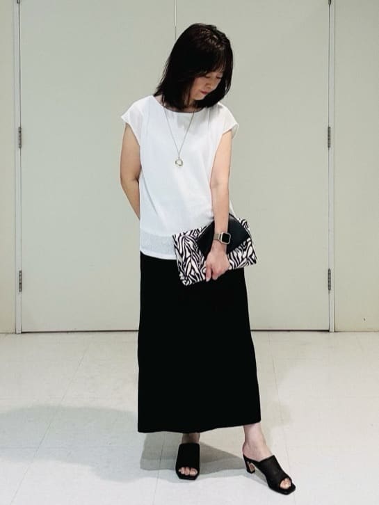 makiさんの「UNTITLED｜【ジャージ素材】インナードッキングシアーカットソー」を使ったコーディネート