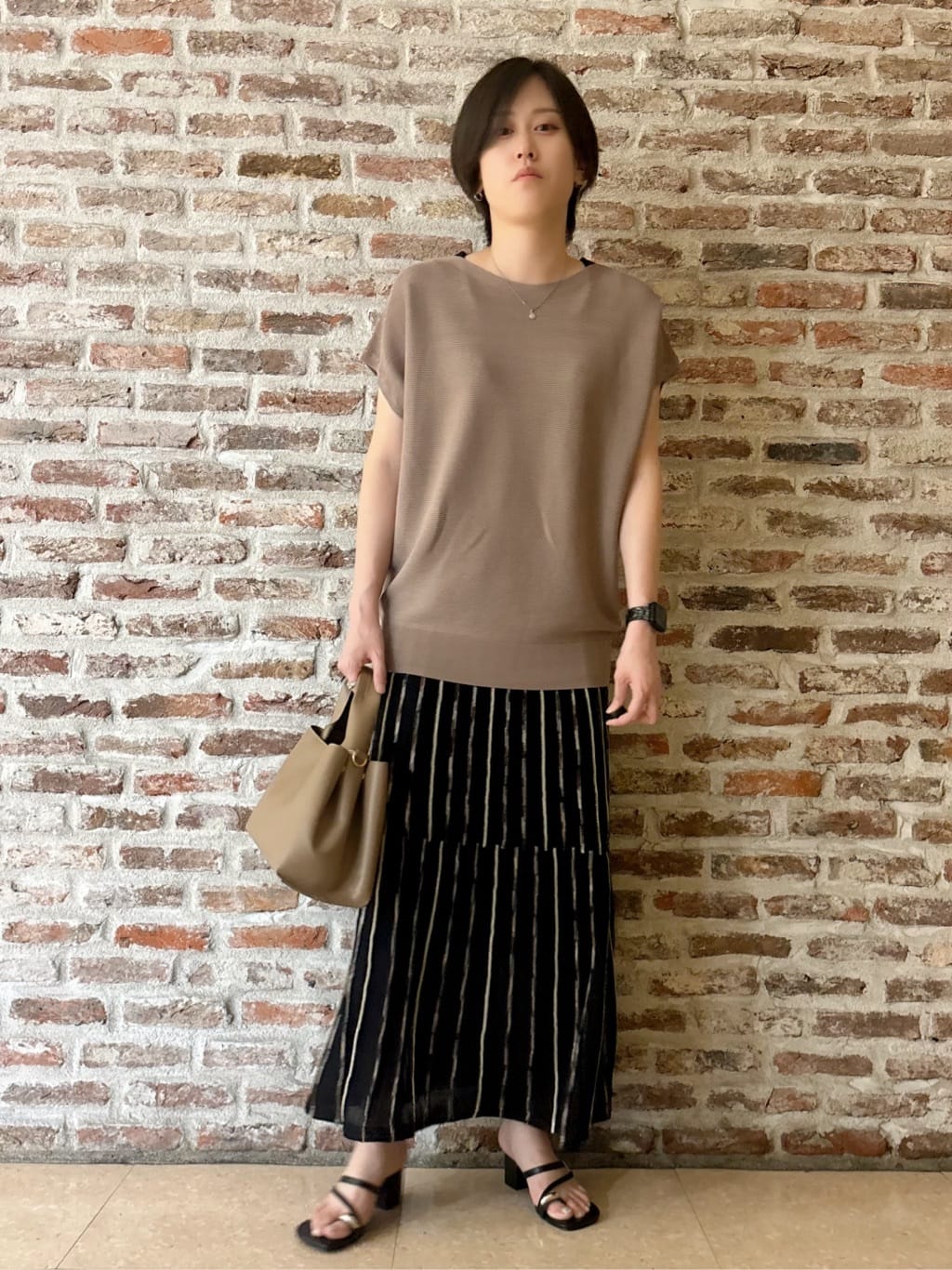 しばさんの「THE SHOP TK｜【6色展開】さらさらフレンチニット【毛玉になりにくい/洗濯機OK】」を使ったコーディネート