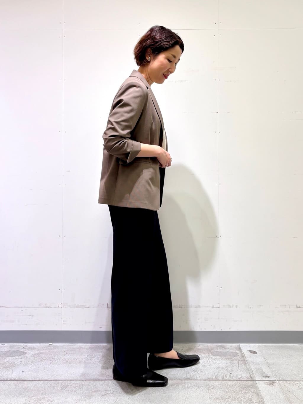 yuriさんの「INDIVI｜【洗える／UVケア／SETUP可能】ウール調ワイドパンツ」を使ったコーディネート
