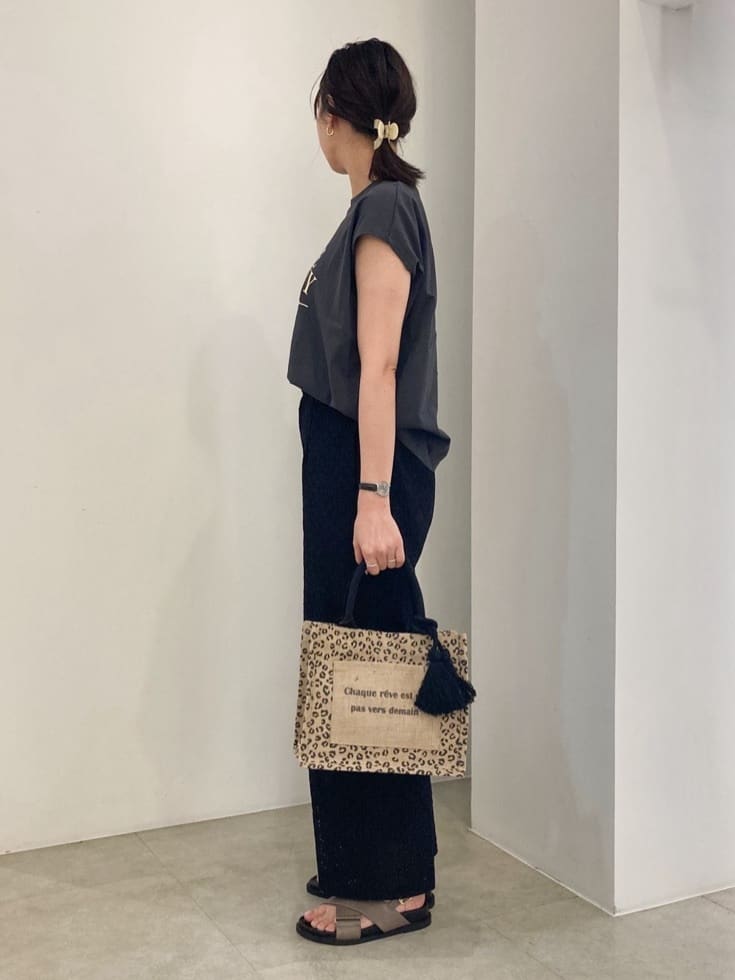 kanakoさんの「grove｜【Lee&times;grove別注】PRINT　SLEEVELESS T-SHIRTS」を使ったコーディネート