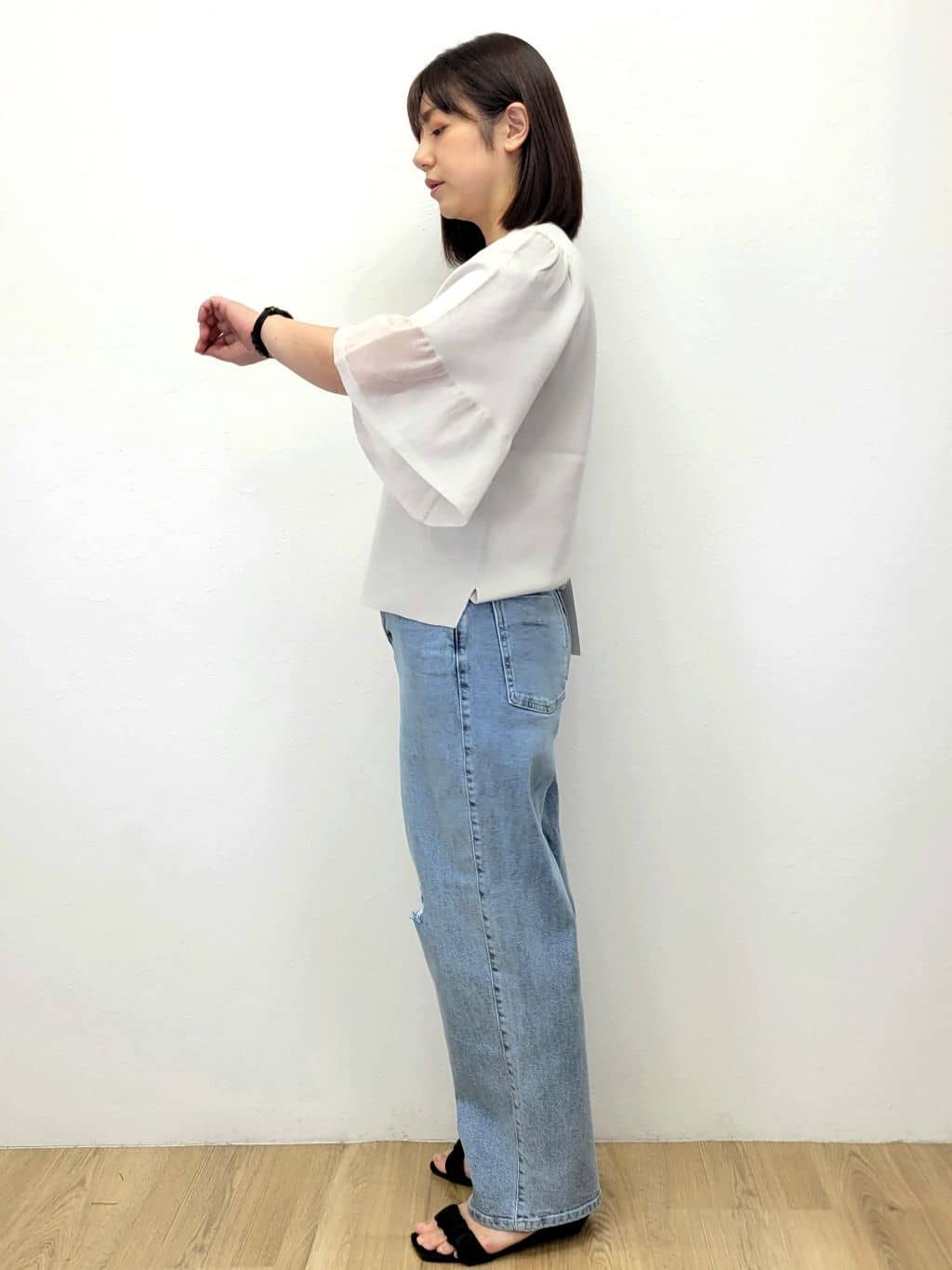 LISAさんの「OPAQUE.CLIP｜《5色展開》シアーフレアスリーブニット【洗濯機洗い可】」を使ったコーディネート