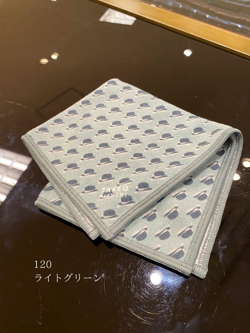 小南大和さんの「TAKEO KIKUCHI｜ボーラーハット柄プリントフォンカチ」を使ったコーディネート