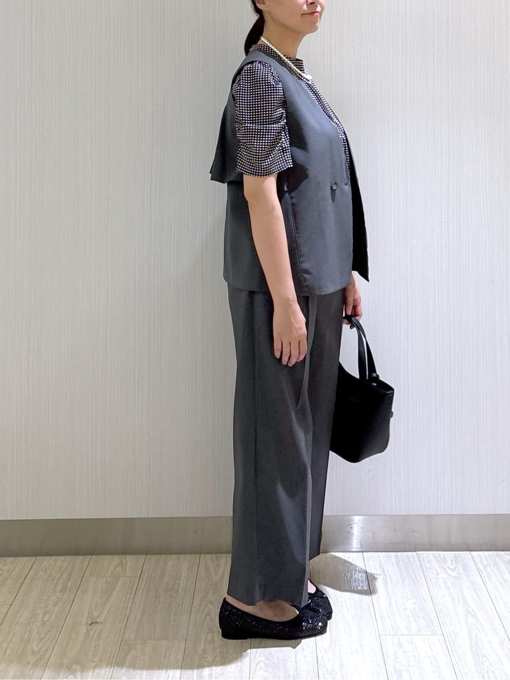 akariさんの「index｜ストレッチ2タックワイドパンツ【洗濯機洗い可／接触冷感／吸水速乾】」を使ったコーディネート