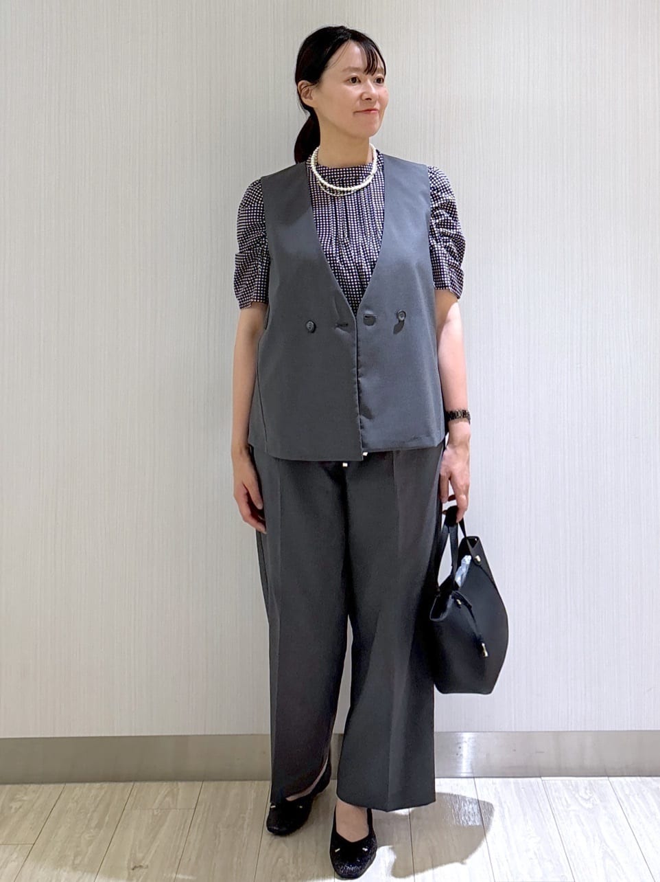 akariさんの「index｜ストレッチ2タックワイドパンツ【洗濯機洗い可／接触冷感／吸水速乾】」を使ったコーディネート