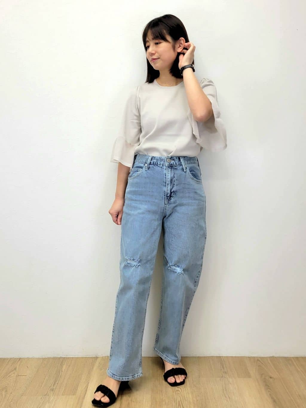 LISAさんの「OPAQUE.CLIP｜《5色展開》シアーフレアスリーブニット【洗濯機洗い可】」を使ったコーディネート