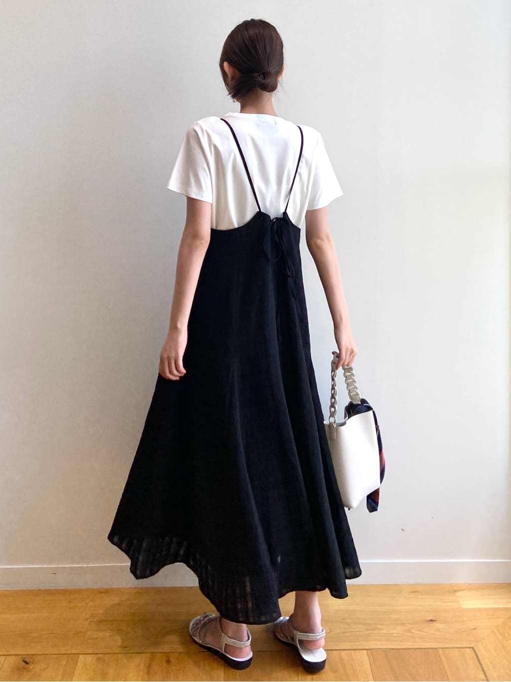めぐさんの「OPAQUE.CLIP｜◆刺繍＆スパンコールロゴTシャツ【洗濯機洗い可】」を使ったコーディネート