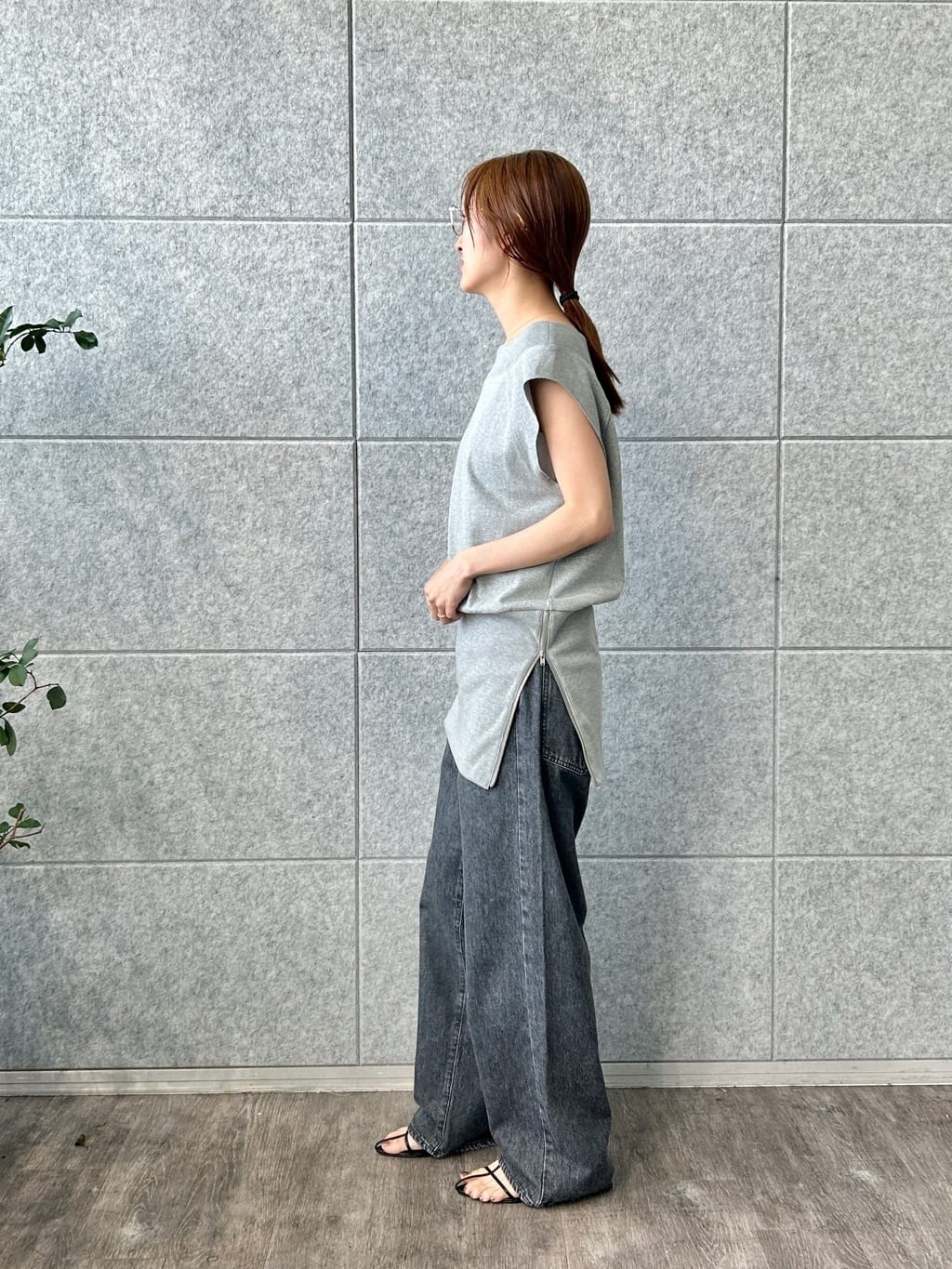 harunaさんの「CODE A｜off－shoulder sleeveless tops」を使ったコーディネート