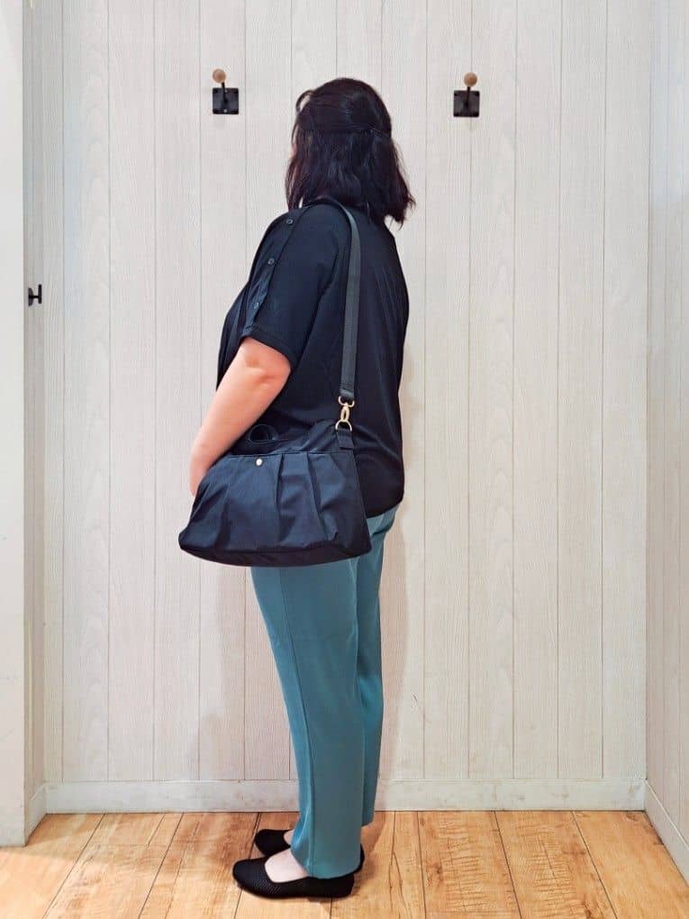 kotomiさんの「SHOO･LA･RUE｜【ひんやり/UV】高気温でも快適に インせず決まるドルマントップス」を使ったコーディネート