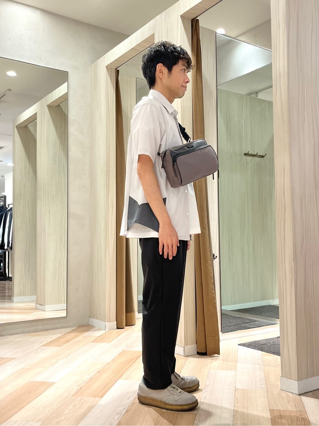 URAさんの「TAKEO KIKUCHI｜【COOL CITY WEAR】エアートール パンツ /接触冷感・通気性」を使ったコーディネート