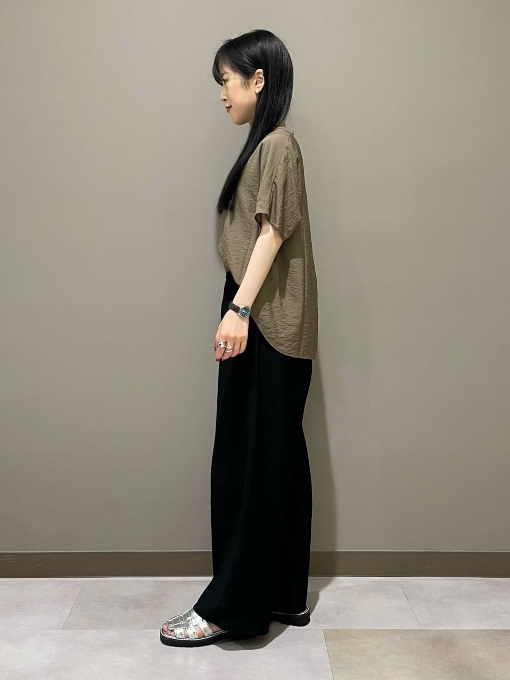 KEIKOさんの「INDIVI｜【洗える／UVケア／SETUP可能】ドロストワイドパンツ」を使ったコーディネート
